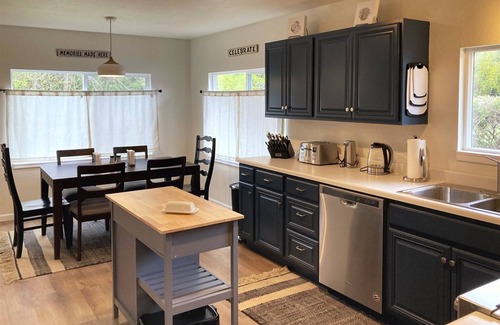 Fort Bragg House | Coastwood is a great coastal 4 bedroom house just minutes from the beach!