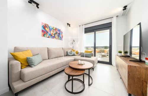 Mil Palmeras Apartment | Cobalt Canvas Residence, Luxury Seaview Flat, by OYOOSTAYS