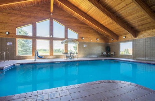 Baldwin Hotel | Cobblestone Hotel and Suites - Baldwin