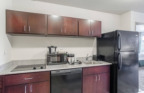 Erie Hotel | Cobblestone Hotel & Suites - Erie