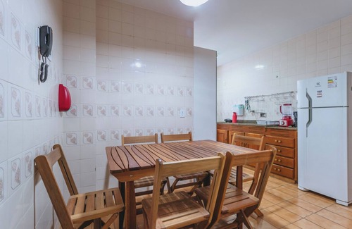 Rio das Ostras Apartment | Cobertura a 150m do mar com churrasqueira e Wi-Fi