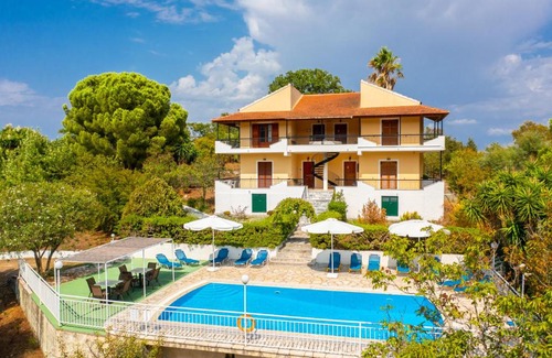 Petaleia Apartment | Cochelli Villa Lower