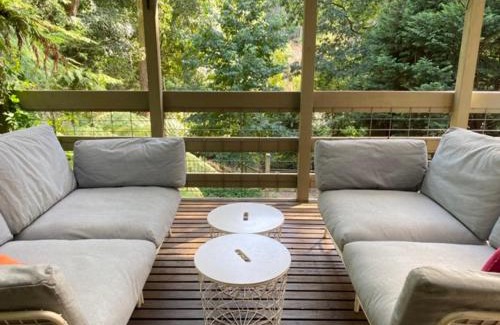 Cockatoo House | Cockatoo Rainforest Escape