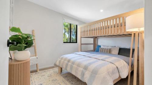 Repton House | Cockatoo - Sleeps 5, Luxe Riverside Retreat