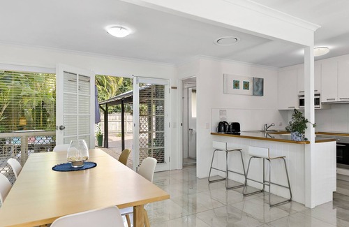 Noosaville Apartment | Coco Bay Resort, Private Rear Courtyard, North facing unit, Close to the shared pool