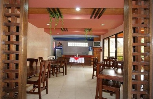 Dauis Hotel | Coco Grove Tourist Inn