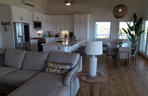 Isla de Utila House | Cocomo-New Oceanfront Luxury!