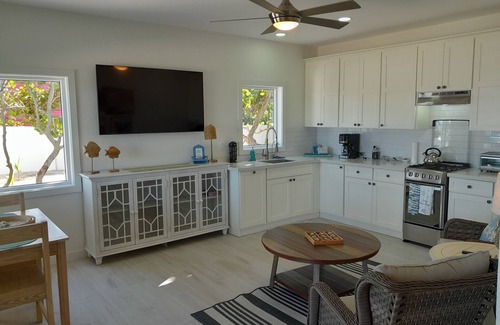 Isla de Utila House | Cocomo-New Oceanfront Luxury!