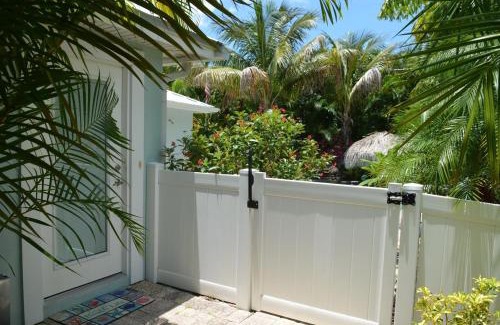Holmes Beach House | Coconut Breeze Cabin