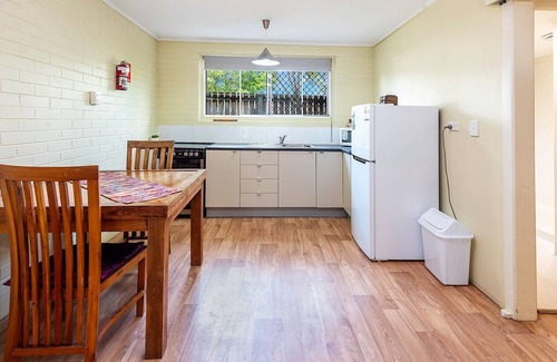 Scarness Apartment | Coconut Palms Ground Floor Apartment - CoastHM