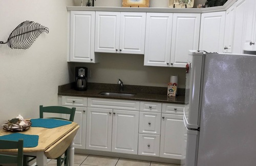 Redington Shores Villa | Coconut Villas 2 BR 2BATH # 3 🌊🌞 SMOKE and PET FREE