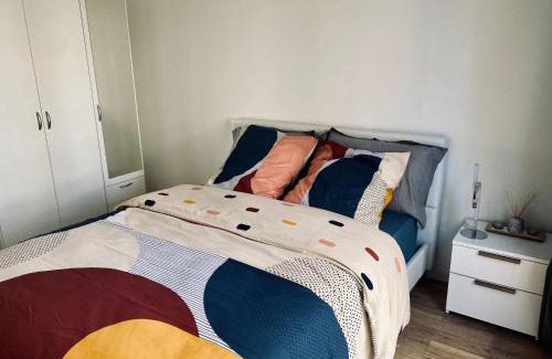 Les Aunettes Apartment | Cocoon citadin : Appartement 2 pièces au coeur d'Evry