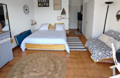 Le Dramont Apartment | COCOON STUDIO WITH SEA VIEW IN LUXURY ESTATE WITH SWIMMING POOL AND TENNIS COURT