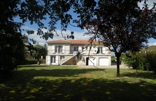 Boutiers-Saint-Trojan Villa | Cocooning by Rés. Les Frugères with heated pool and hottub