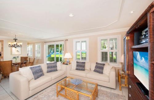 Seven Mile Beach House | Cocoplum #3 Condo