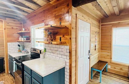 Flour Bluff Cabin | Coen’s Cozy Cabin on the Laguna Madre!