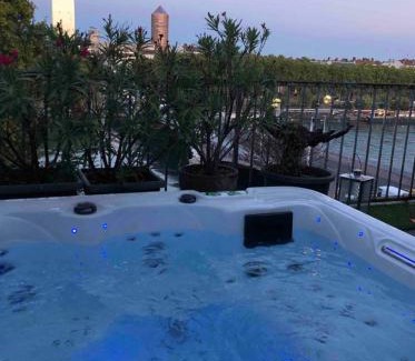 Les Cordeliers Apartment | Coeur de Lyon avec Terrasse et Jacuzzi