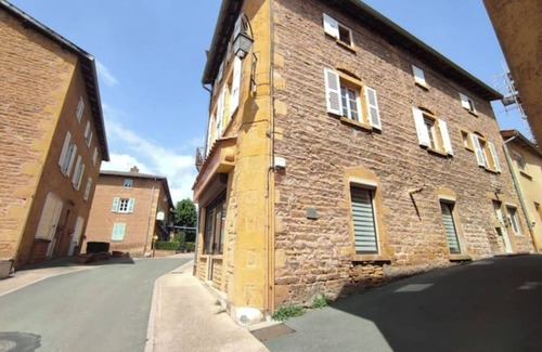Theize House | "Cogny" apartment in Theizé, spa and sauna