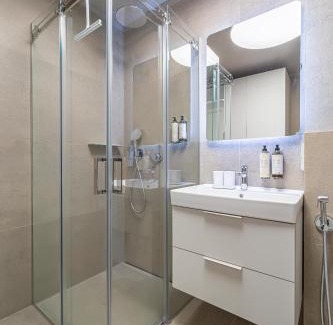 Kaunas Apartment | cohost I New Apt w-Balcony I Air Condition I Free Parking & Netflix I By Botanical Park
