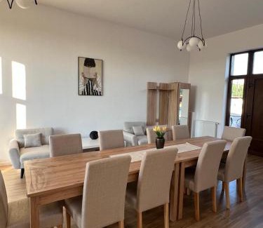 Curatele House | Colț de Apuseni