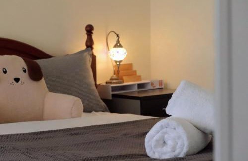Hobart House | Coleman Comfort Hub - close to City&Air port
