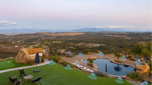 Murrieta Villa | Colina by AvantStay Secluded Mountain Top Oasis w Pool Hot Tub Putting Green