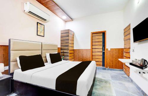 Rohini Hotel | Collection O DTU Main Gate Delhi
