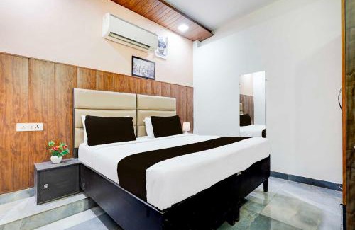 Rohini Hotel | Collection O DTU Main Gate Delhi