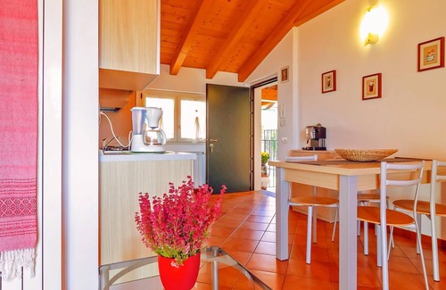 Vercana Apartment | Collina Carolea Holiday Apartment with Pool
