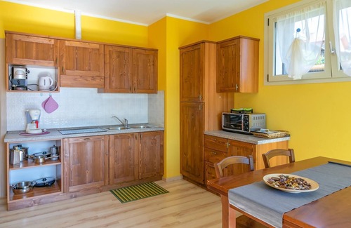 Vercana Apartment | Collina Magnolia Holiday Apartment with Pool