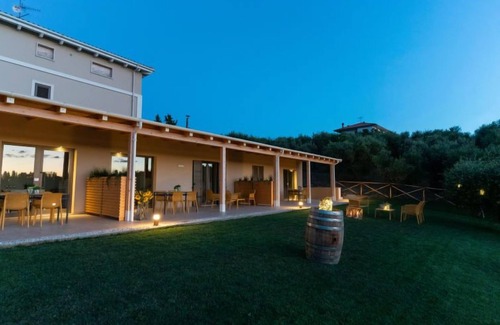 Cologna Spiaggia Apartment | Colline e Mare by Interhome