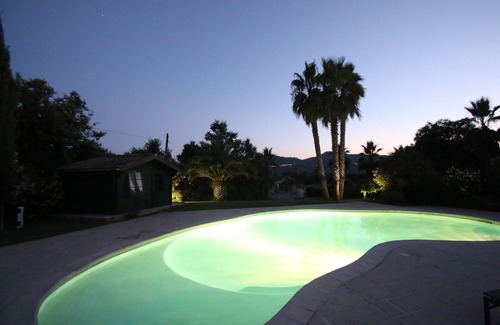 Sollies Pont House | Collinette's'oasis