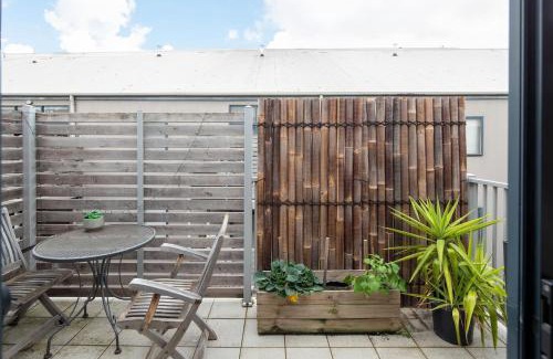 Collingwood Apartment | Collingwood Cool Bordering Vibrant Richmond