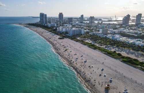 South Beach Apartment | Collins Chic