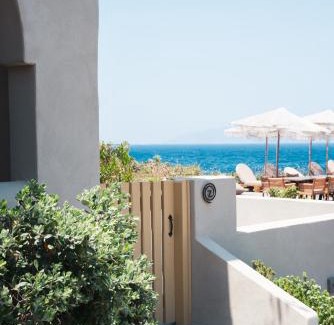 Kamari Hotel | Colombos Beachfront