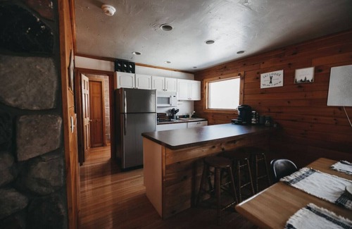 Hunter Cabin | Colonels Cabin Sauna Fireplace Mountain Views