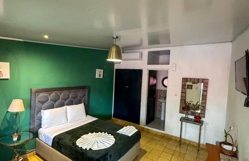 Santa Ana Hotel | Colonial hotel located in the center of Santa Ana, an ideal place to rest.