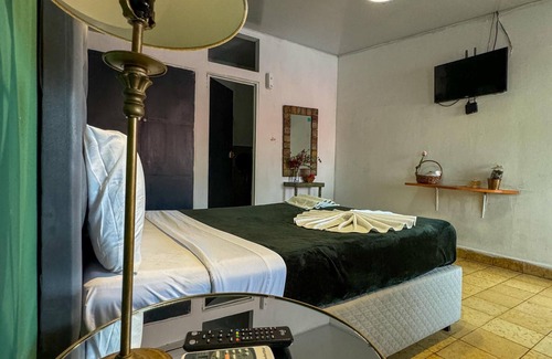 Santa Ana Hotel | Colonial hotel located in the center of Santa Ana, an ideal place to rest.