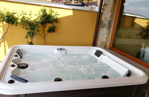 Pieve a Nievole Villa | COLONICA ROSE BIANCHE PRIVATE HEATED POOL, SAUNA INDOOR AND 2 HYDROMASSAGE