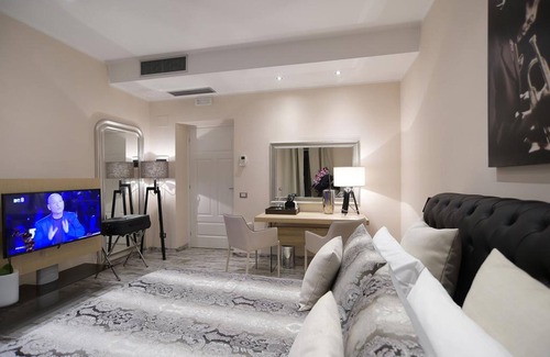 Prati Apartment | Colonna 18 Apartment by Ghor