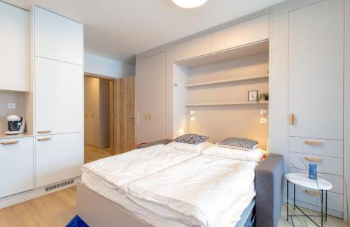 Holesovice Apartment | Colorful Apartment - Balcony, Free Parking, by Gravity Prague