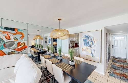 Key West Condo | Colorful waterfront condo with pool & hot tub, AC, W/D, & WiFi - dogs OK