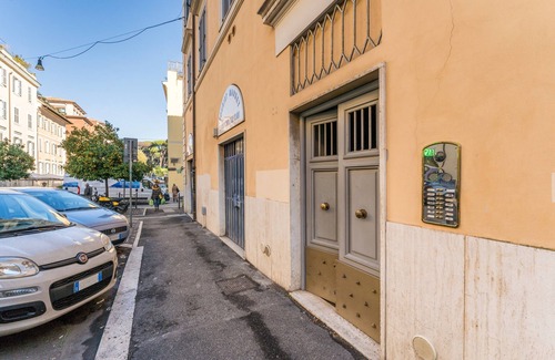 Celio Apartment | Colosseum, elegant, bright, relaxed A/C