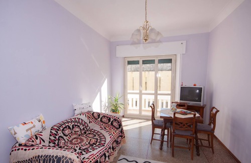 San Giovanni Apartment | Colosseum/S. Giovanni Apartment 4 rooms on the 3rd floor next metro lines A, B, C