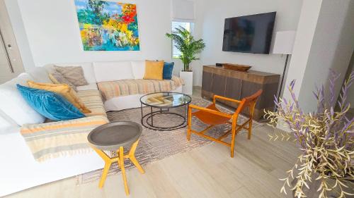 Porters Villa | Colourful Serene 3BR Luxury Villa at Porters Place