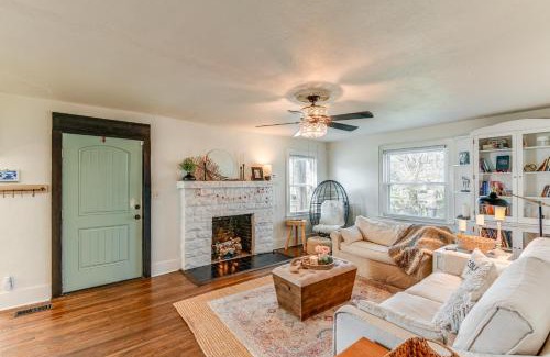 Columbia House | Columbia Cottage with Patio 1 Mi to Downtown!