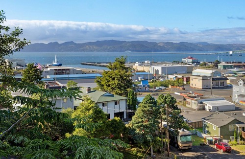 Astoria House | Columbia River View Bungalow 'Miss Esteri'