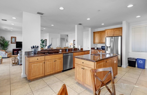 Meadows House | Combined Bayview Manor and Bayview Retreat, accommodating up to 22 guests!