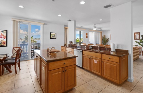 Meadows House | Combined Bayview Manor and Bayview Retreat, accommodating up to 22 guests!
