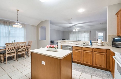 Roanoke House | Come experience Roanoke, TX in your fully furnished 3 bed/2bath home!